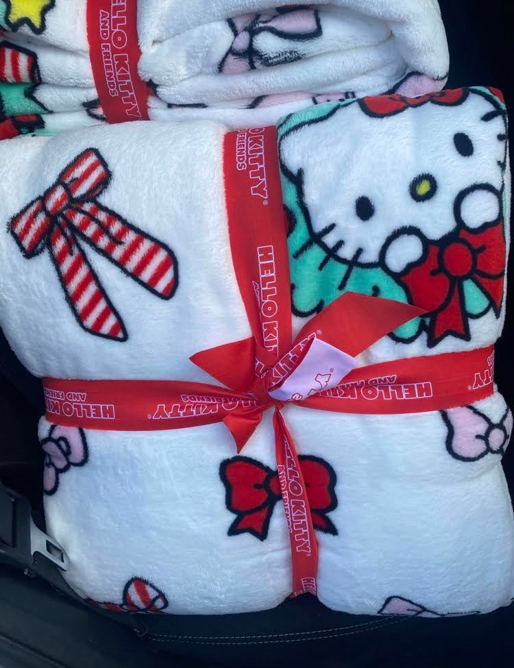 Christmas hello kitty queen full blanket